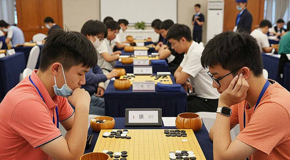 ChessBase Magazine #225: 27 मिनीचर, चार एनोटेटर और 'ताज़ा थ्योरी' की देरी